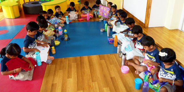 MONTESSORI ACTIVITY : Children learnt to open/close water bottles, snacks box  and using dustbin as a classroom activity. It develops fine motor skills.